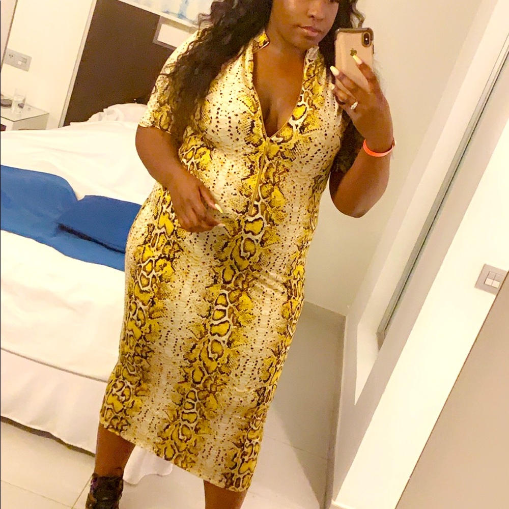 Yellow snake print body con dress 3x